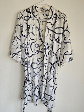 White & Navy Rope-Print Kimono Robe by Val Mode